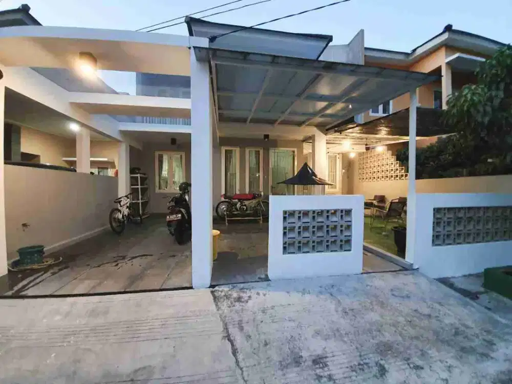 Di jual rumah 2 lantai  3+1 kamar tidur di islamic village tangerang
