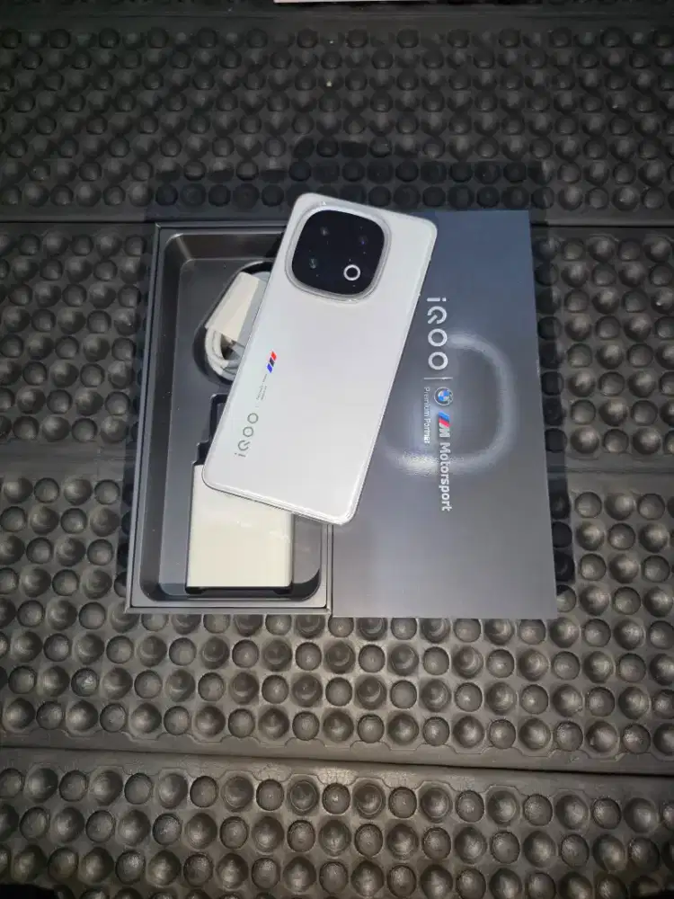 IQOO 13 16/512 GB RESMI INDONESIA