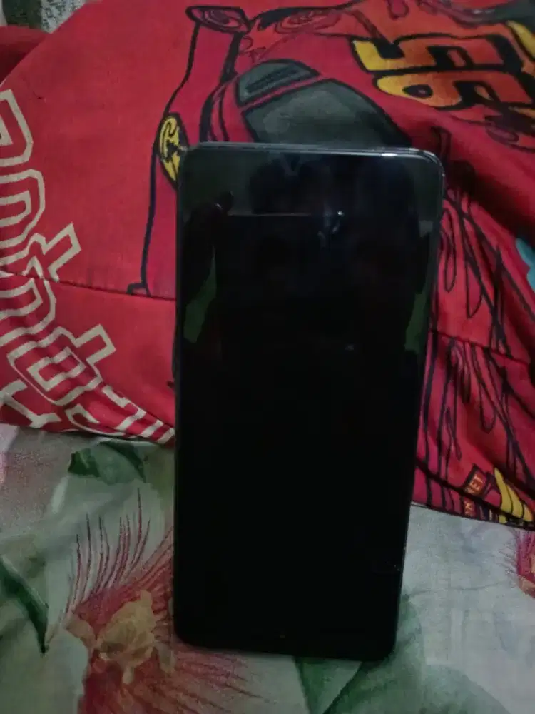 itel rs4 mines layar utama retak dikit