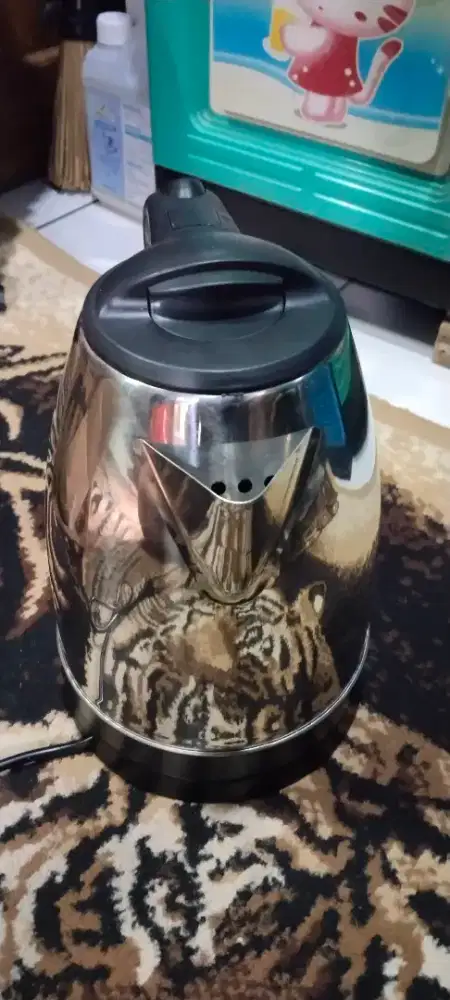 Teko listrik ukuran 2 liter