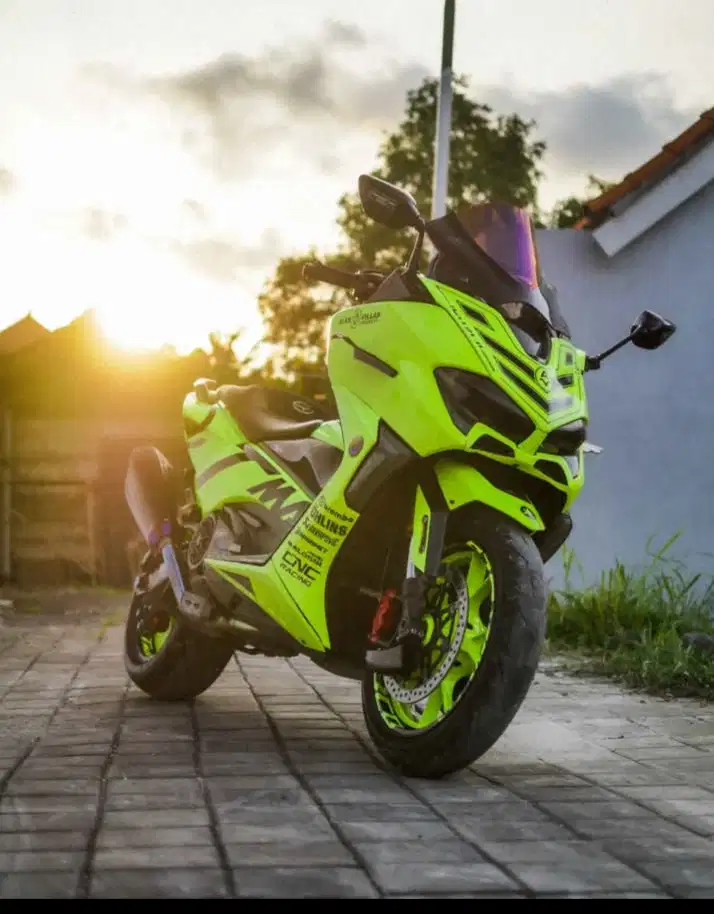 TMAX 2020 & TMAX 2024