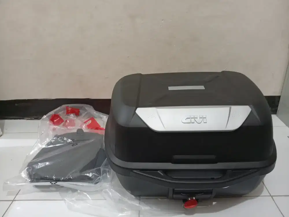 Box motor GIVI baru