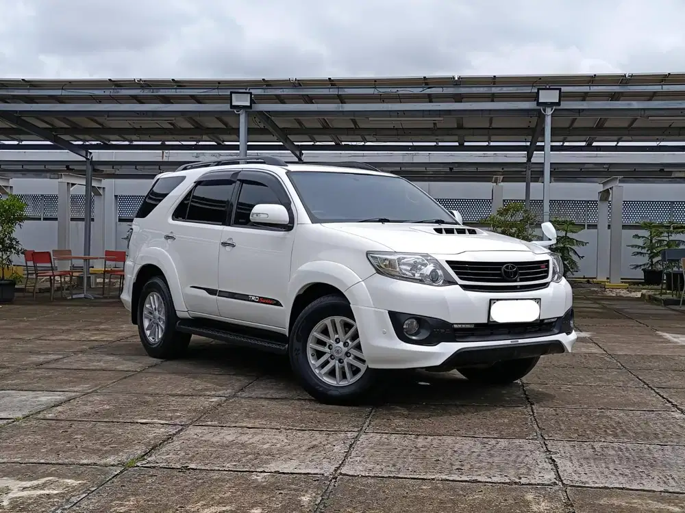 (TDP 55 JT) LOW KM 114 RB ! FORTUNER 2.5 G A/T TRD VNT PUTIH 2019 !