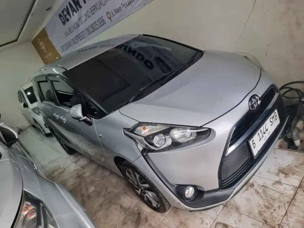 SIENTA V MATIC 2016.