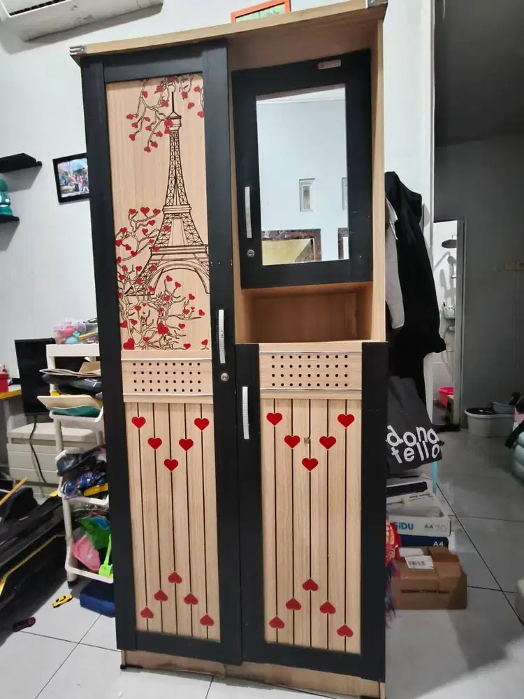 Lemari pakaian 2 pintu size besar