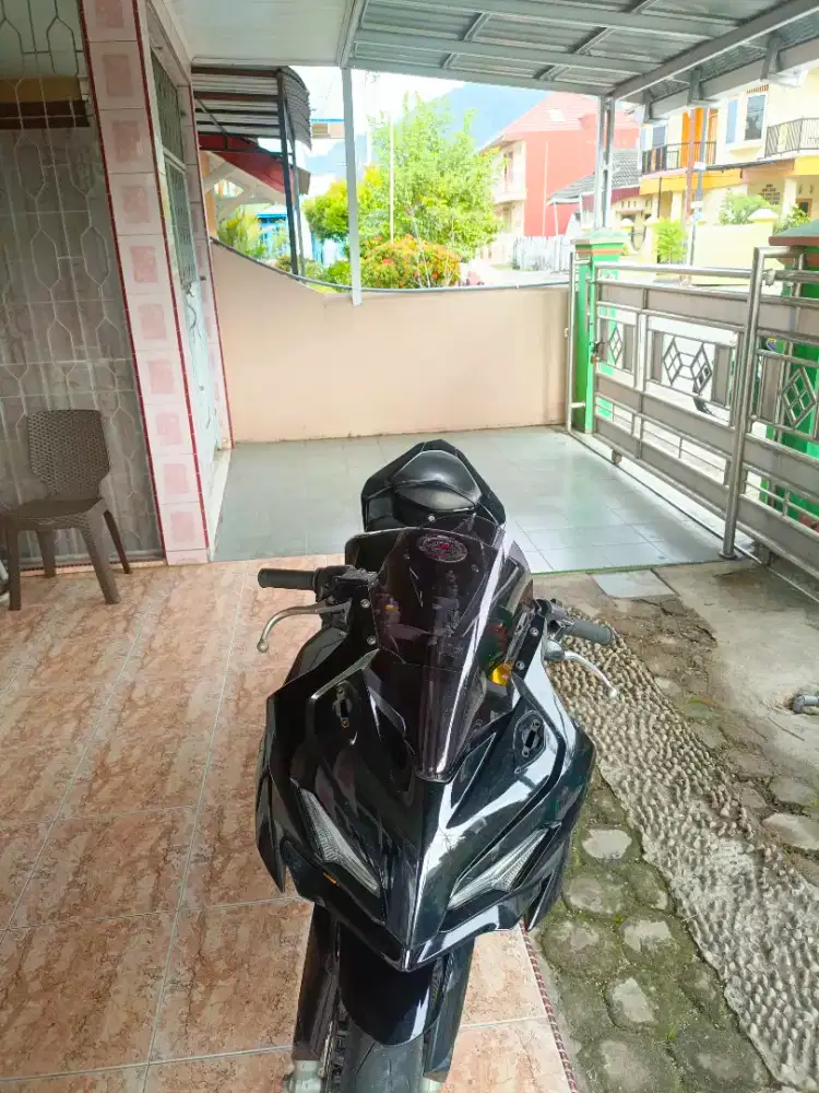 Dijual CBR 150 warna hitam