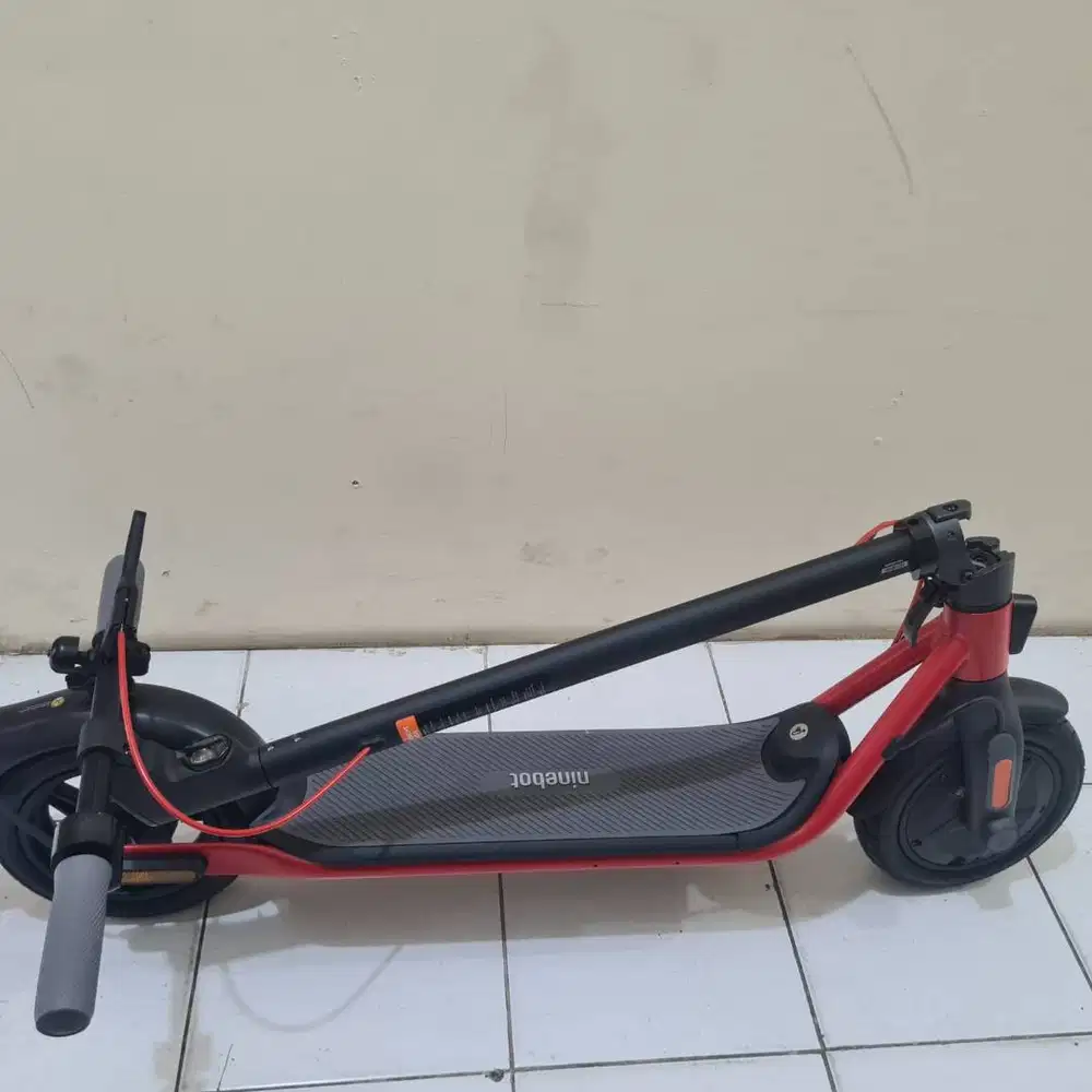 Skuter listrik segway ninebot D38U second like new