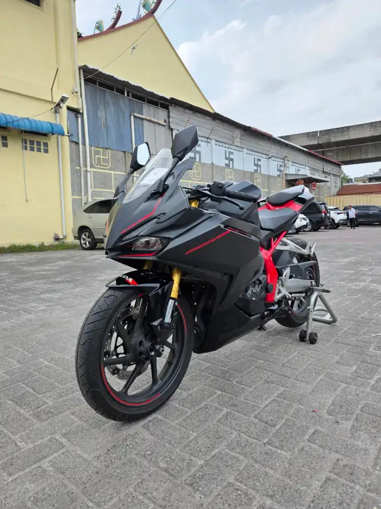 Honda New CBR 250RR Hitam 2022 pemakaian 2024