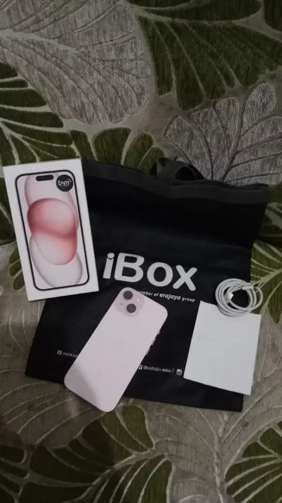 iPhone 15 128gb garansi on ibox