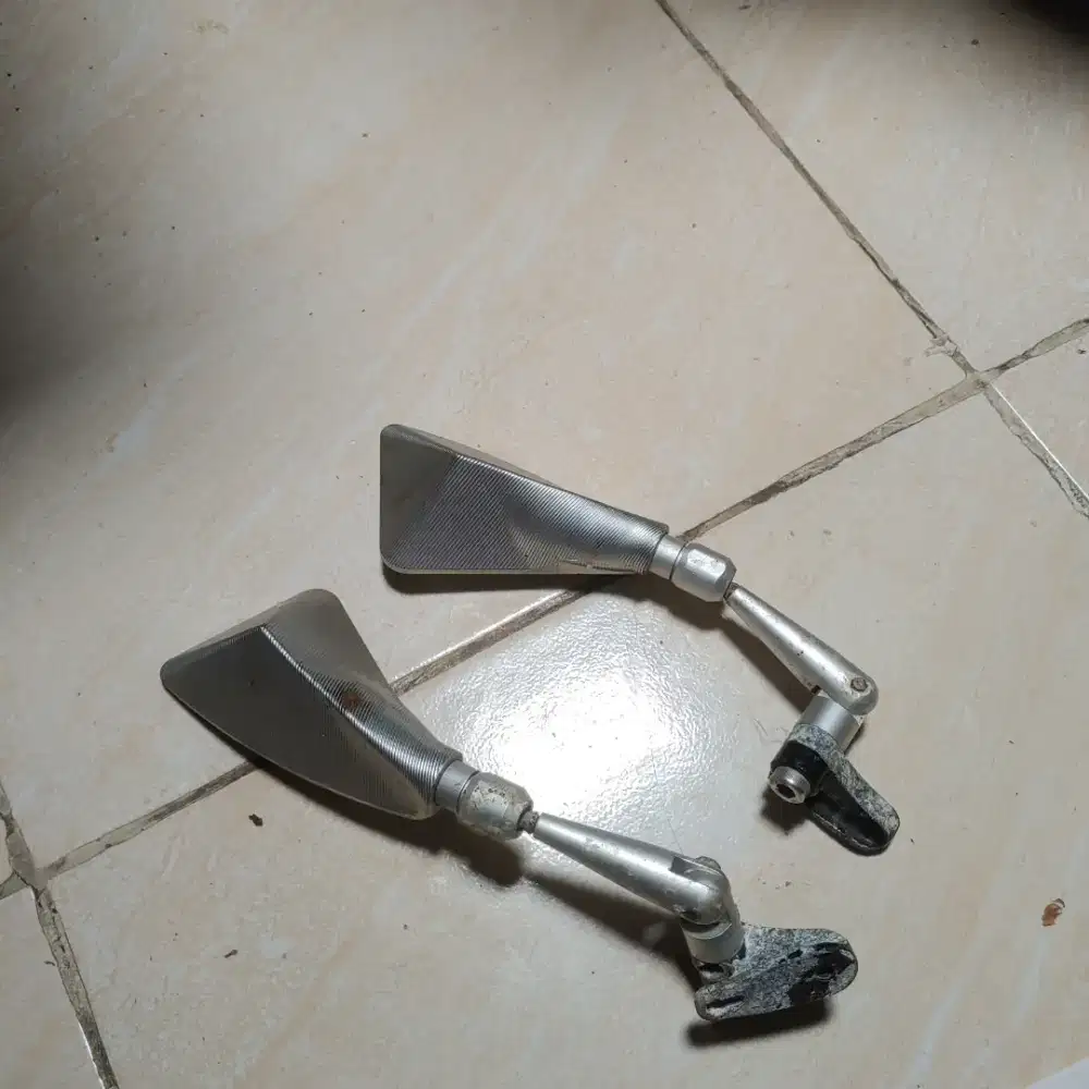 Spion daun cnc silver