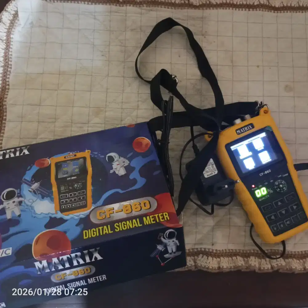 Matrix Combo Finder CF 860 pencari sinyal TV digital dan tv satelit