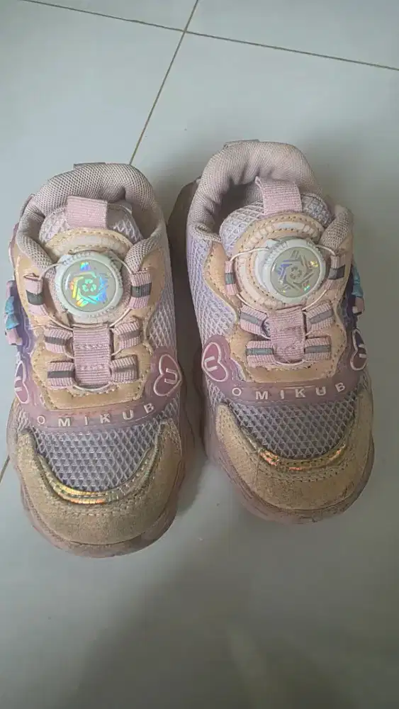 Sepatu anak pink uk 26
