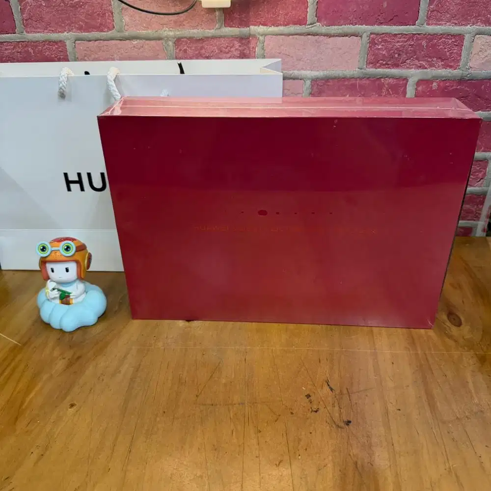 New Huawei Mate xt ultimate design 16/1TB Red Garansi resmi Huaweiindo