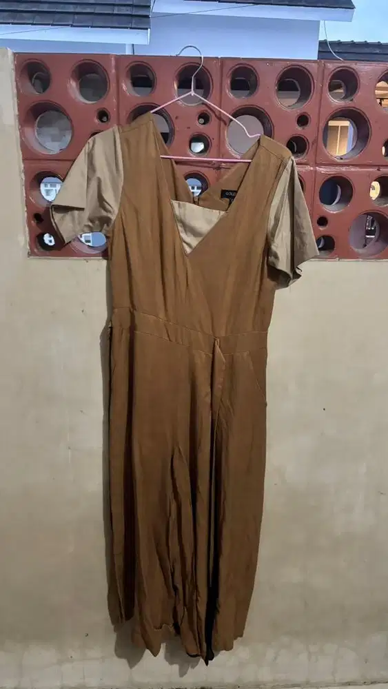 Overall coklat tidak ada merk