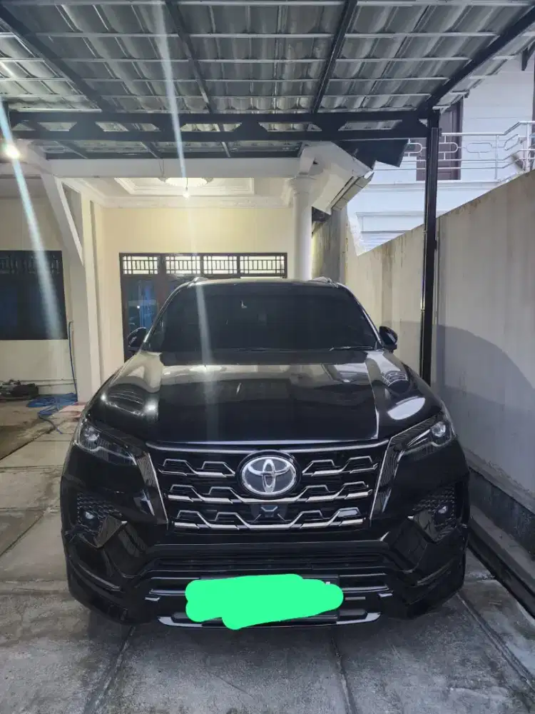 Toyota Fortuner 2.4 GR Sports 4x2 Diesel AT