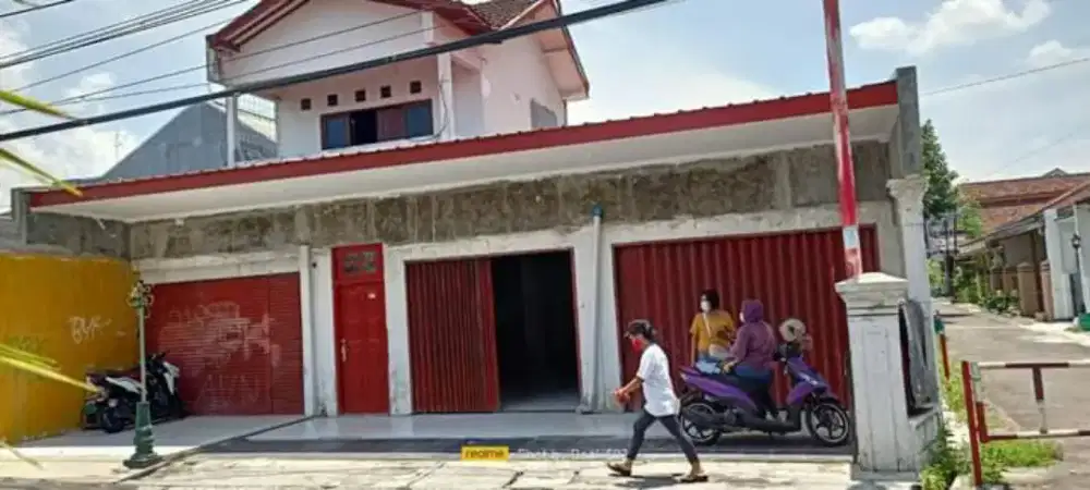 Ruko strategis dekat masjid di candi gebang condongcatur Depok Sleman