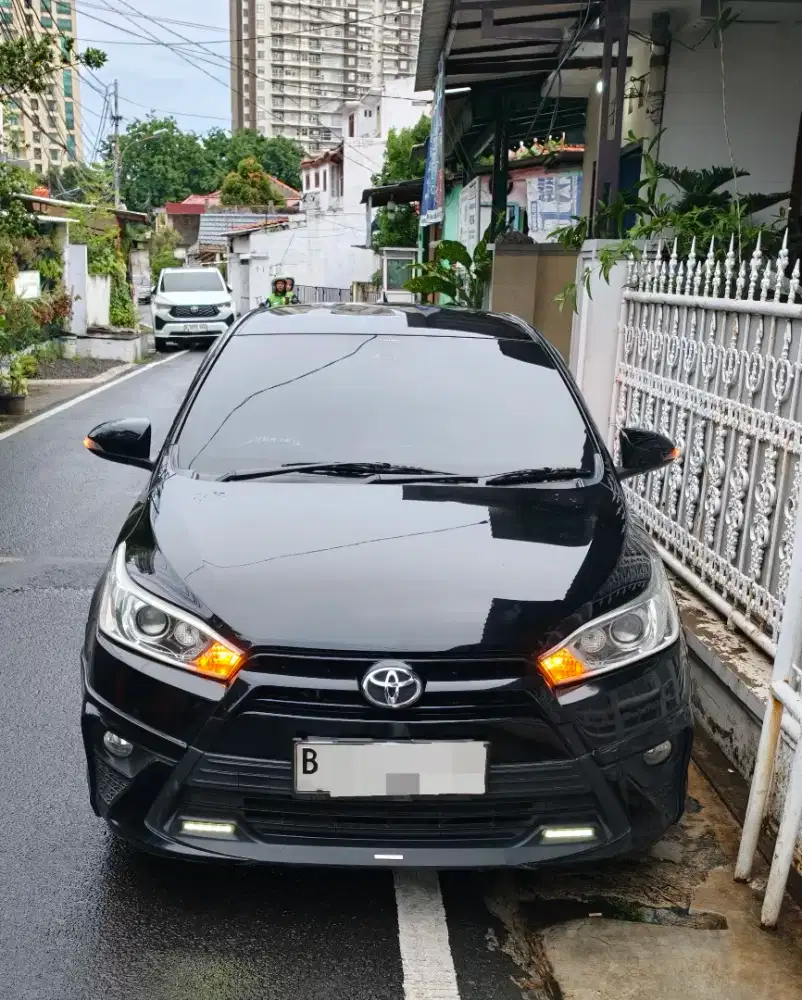 Toyota Yaris S TRD Sportivo 2017 Hitam