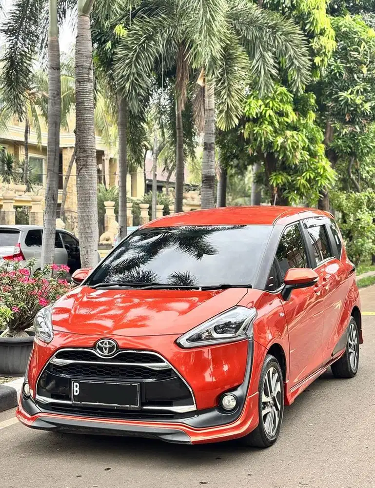 Toyota Sienta Q 2017 AT