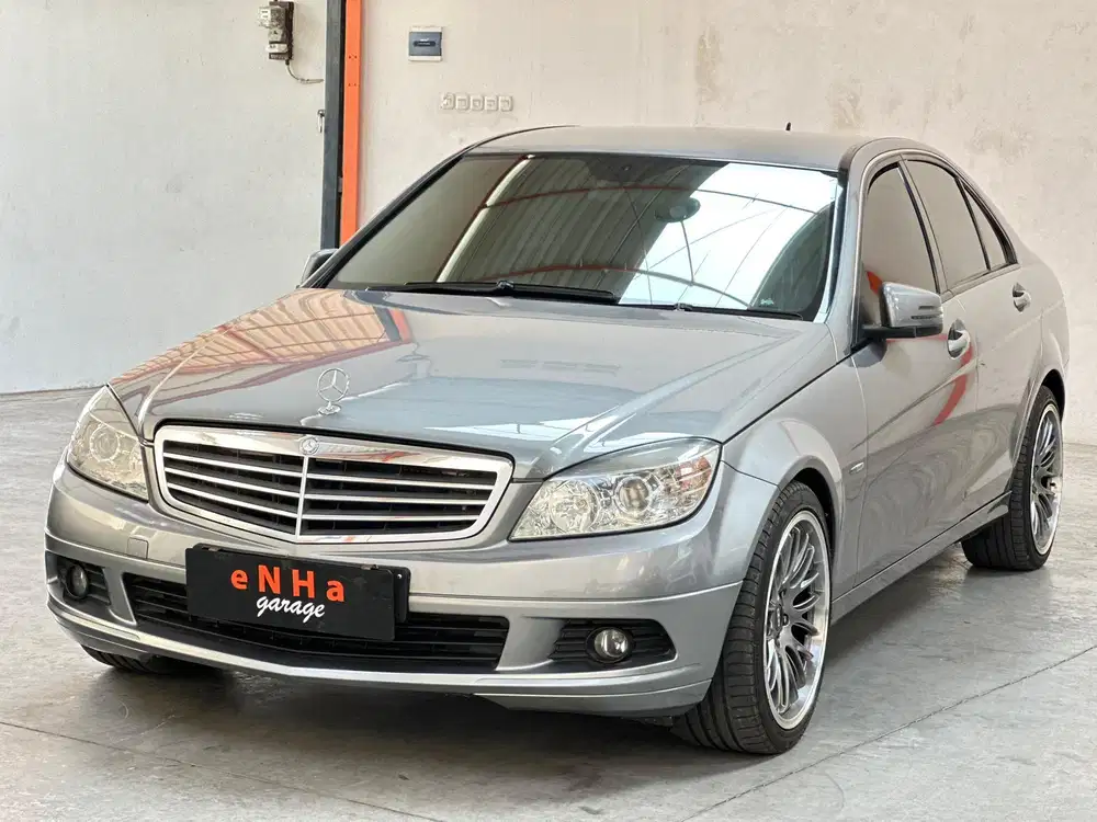 Mercedez Benz C200 Cgi A/T 2011.. eNHa garage Semarang..
