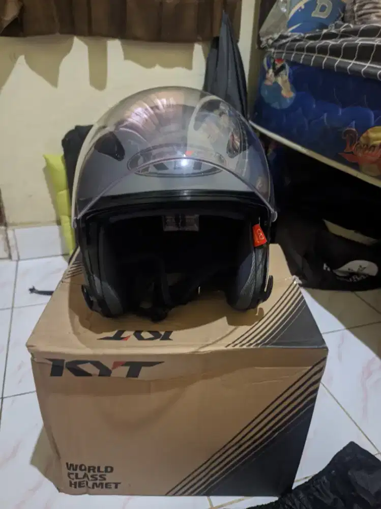 Helm KYT galaxy flat R double visor L