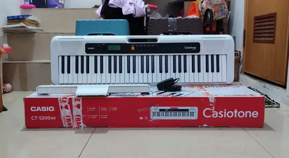 Casio CTS200 putih lengkap