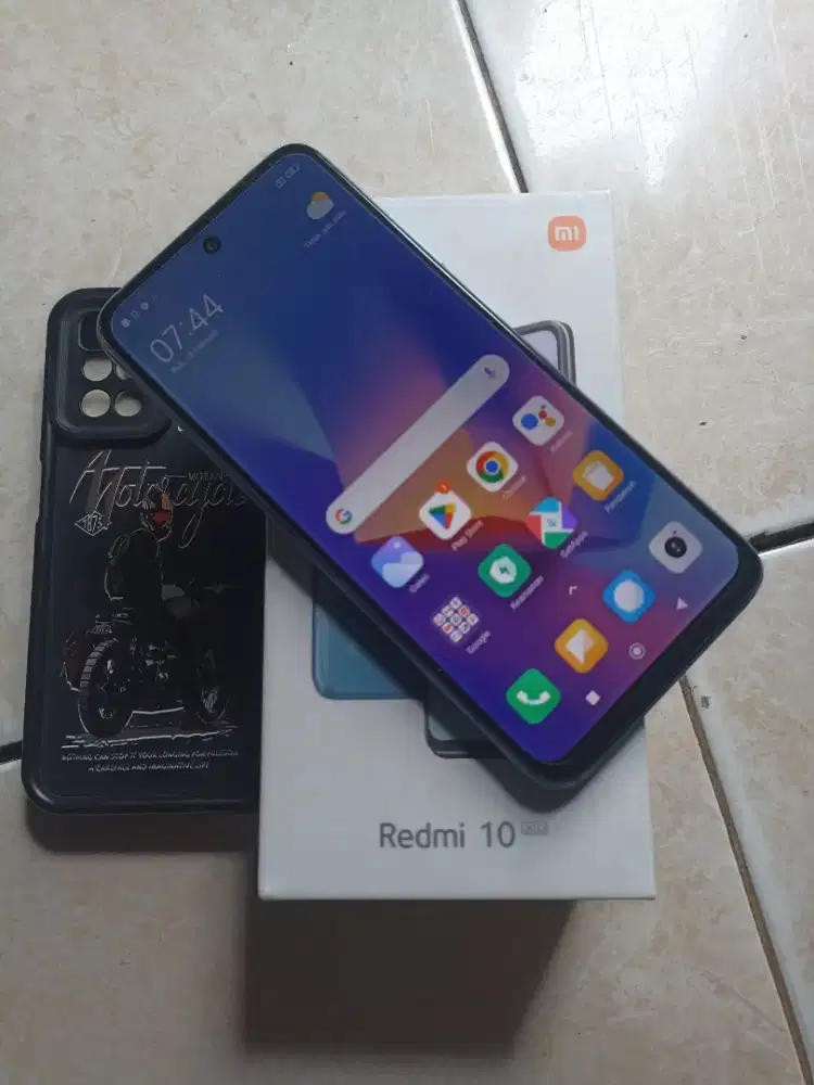 Redmi 10 ram  4/64 fullset (bagus)