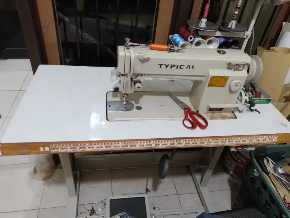 Di jual mesin jahit typical BU