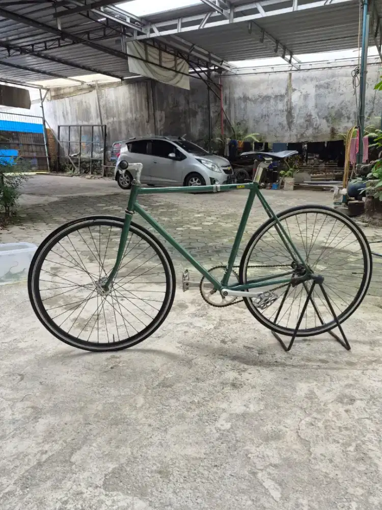 Sepeda fixed fixie