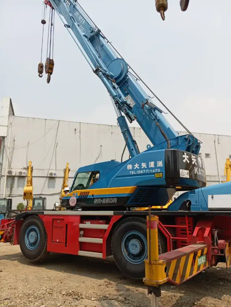 Dijual Mobile Crane Kato KR250 SR250R kapasitas 25 ton Harga DP
