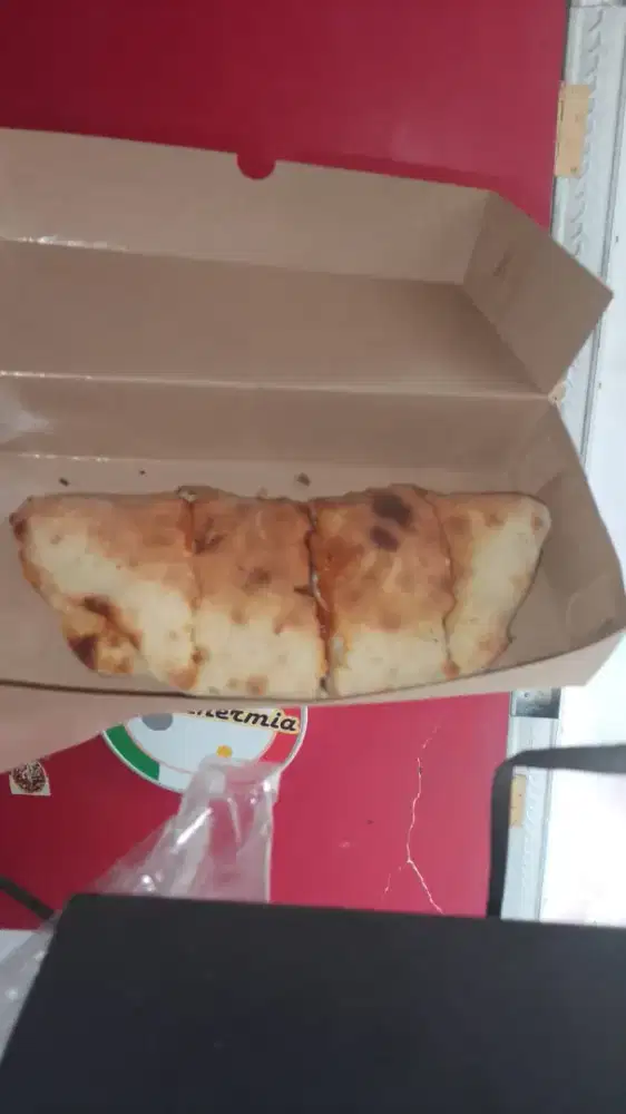 Lowongan dibutuhkan pegawai karyawan jaga stand makanan