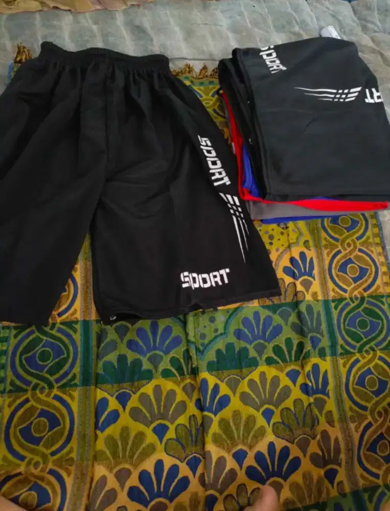 Celana sport pendek ukuran L