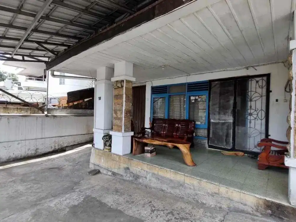 *FOR RENT*

Rumah sayap Pajajaran - Pasirkaliki
Lt. 421m+-
Lb. 421 m +-
8+1 KT
5+1 KM
Lebar muka 19m
Listrik 6600 W
2 Air sumur jetpump
Hadap Selatan
Garasi 2 mobil + carport 6 mobil
SHM
Hrg  120 juta nego