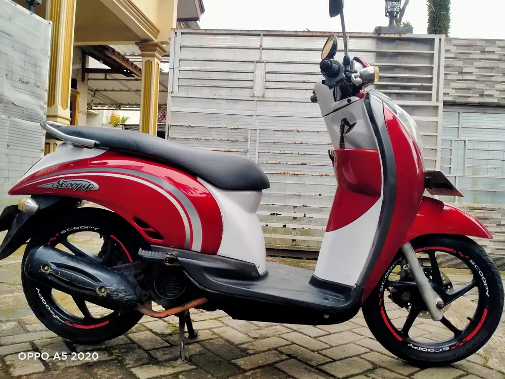 Honda Scoopy lengkap motor sehat walafiat keterangan detail dibawah