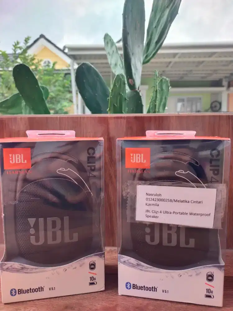 JBL Clip 4 ultra portable waterproof speaker with bluetooth wireless
