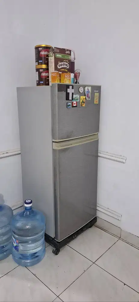 Kulkas SHARP (bekas)