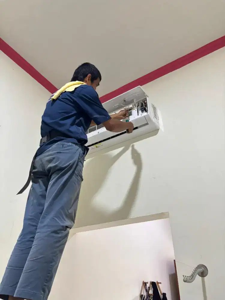 Helper/kenek teknisi AC