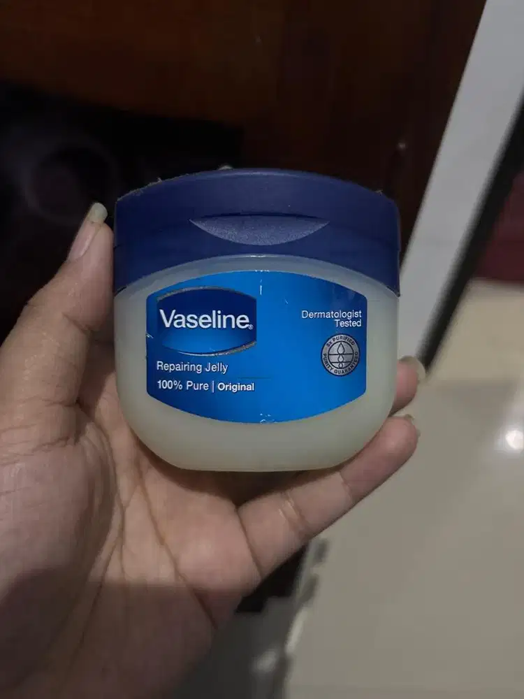 Vaseline repairing jelly