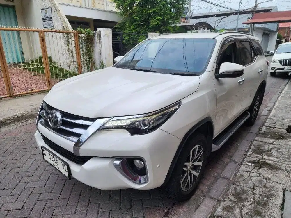 TOYOTA FORTUNER 2 4 VRZ DISEL MATIC 2018 PUTIH SURABAYA