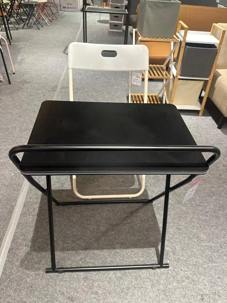 Meja lipat minimalis besi