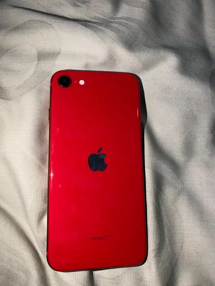 iphone se2 warna merah