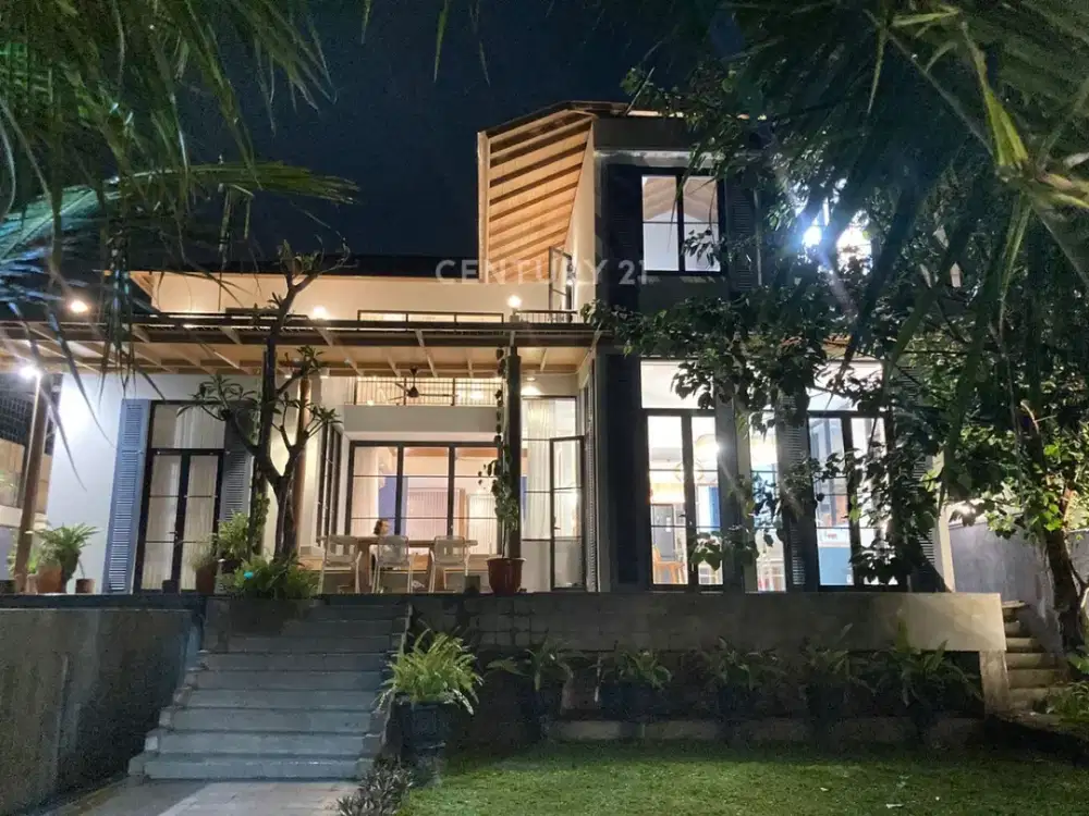 Villa Di Sleman Utara Ada Kolam Renang Dan View Gunung Merapi