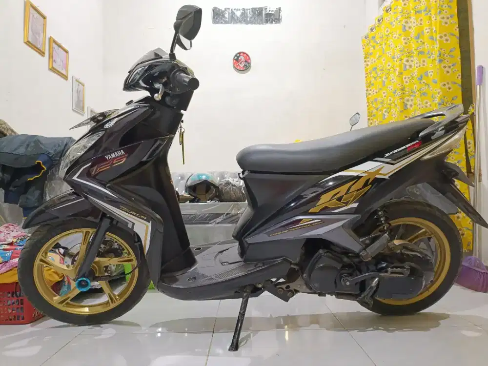 Yamaha Xeon Karbu 2012 (hitam) 
Surat lengkap
