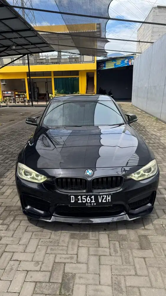 BMW F30 320i 2013