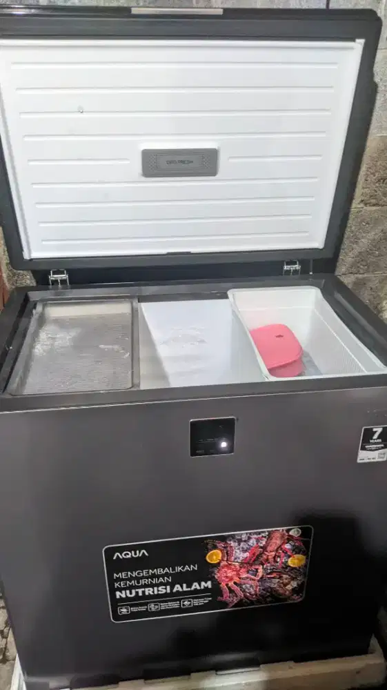 Freezer Aqua AQF-220 DF kapasitas 200L