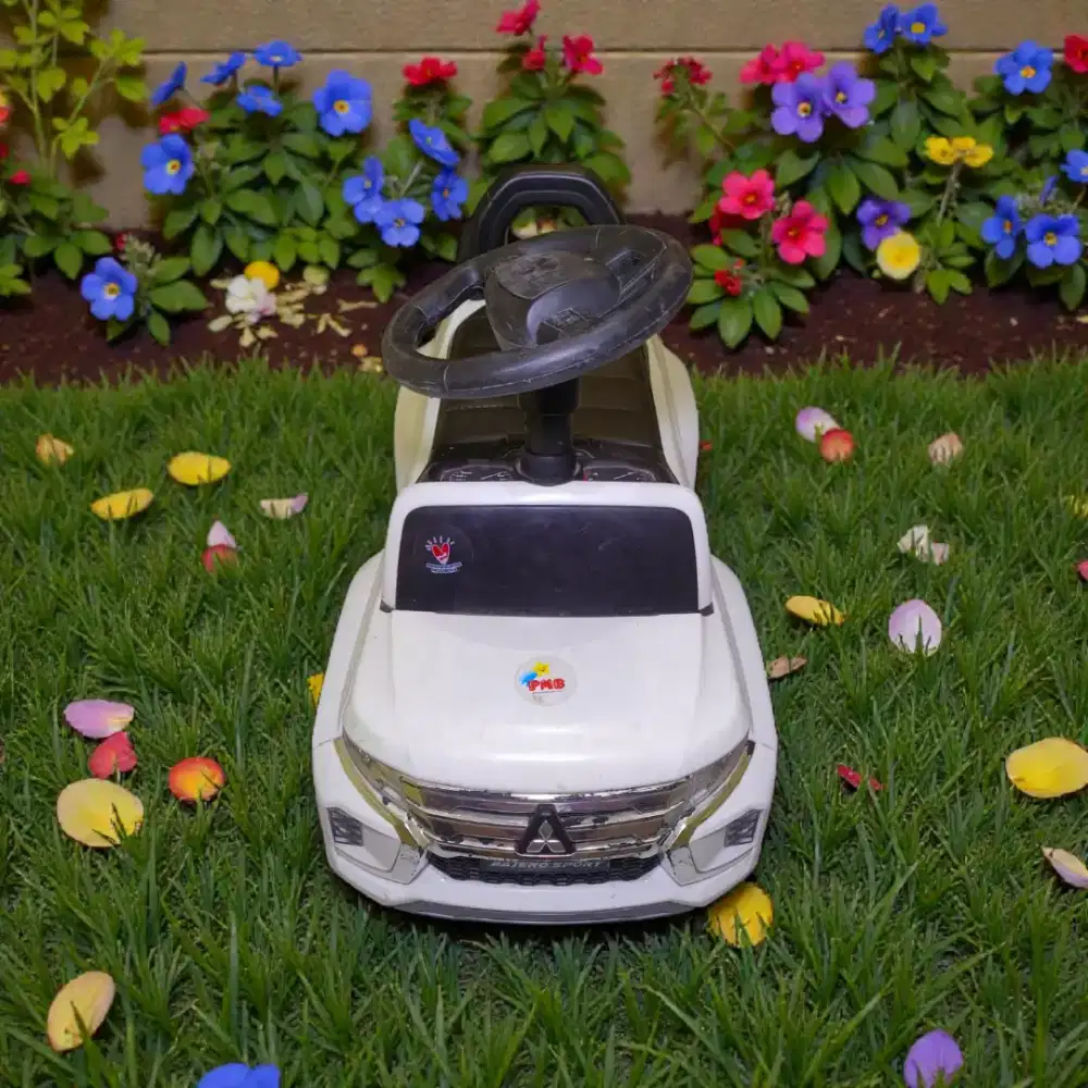 Minus setir patah- Mobil mainan  duduk anak manual.