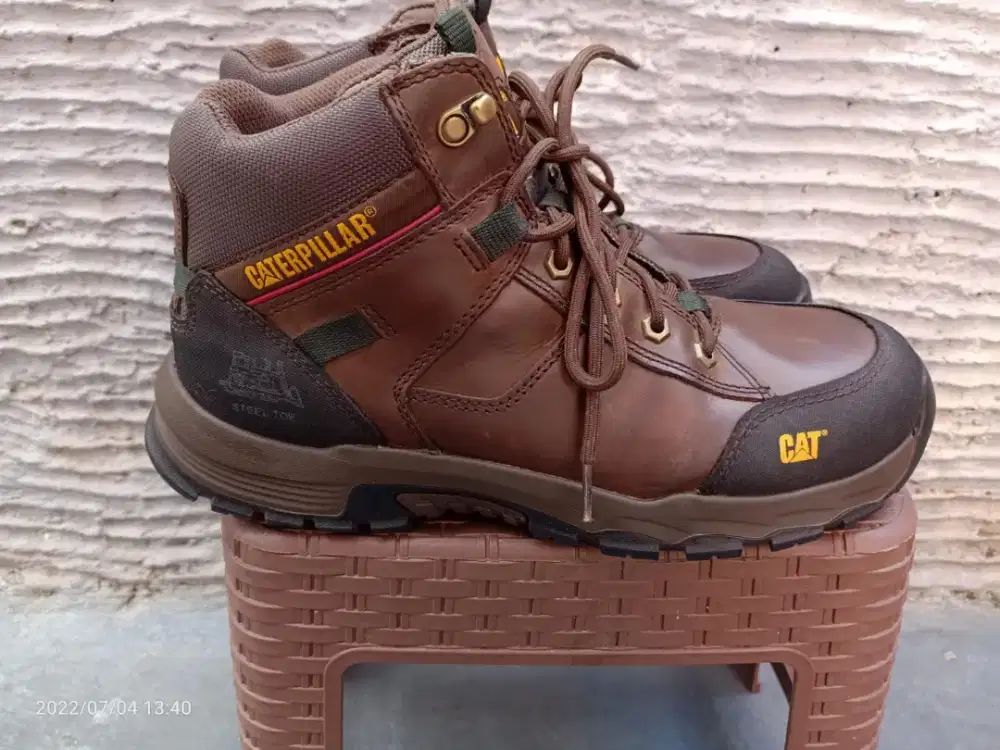 Safety Shoes Caterpillar Dark Brown  original USA ukuran 43