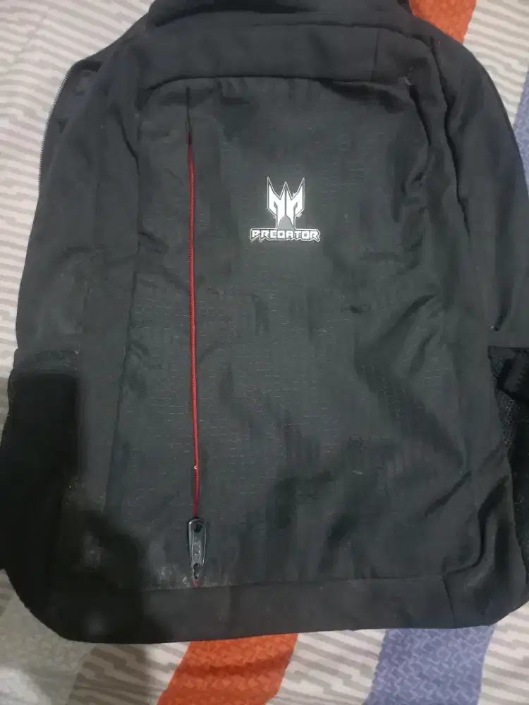 Tas Laptop Predator
