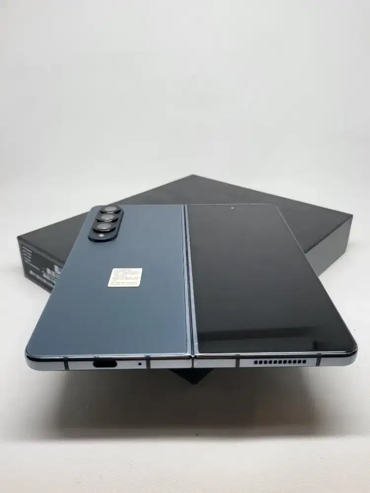 Samsung Z Fold4 12/256GB Resmi SEIN