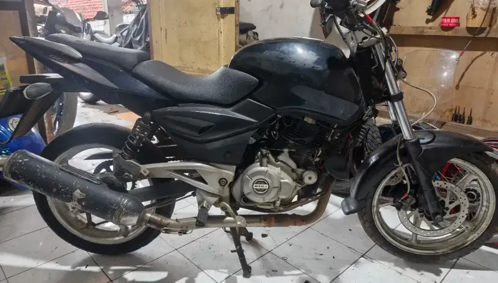 pulsar 220 bahan custom/usaha jualan bensin
