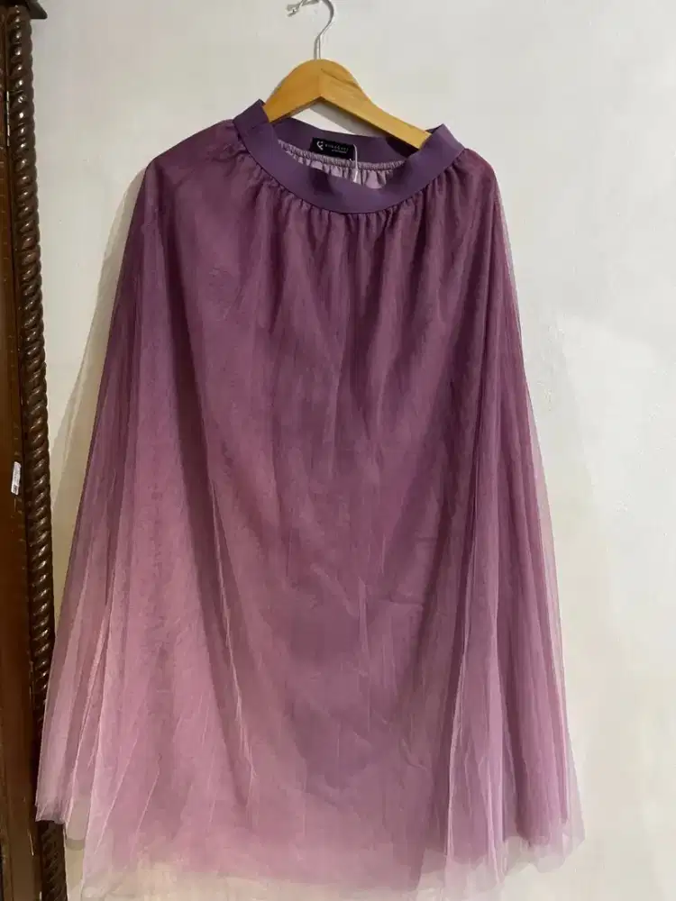 Preloved murah Rok Gonegani Taylor Swift - Rok/Celana/Dress Uniqlo